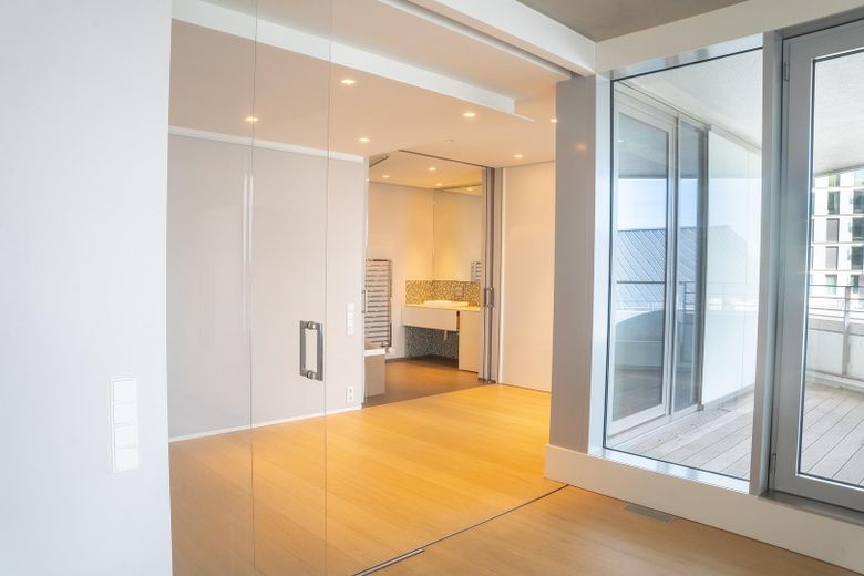 Designwohnung im Marco Polo Tower – mit Blick auf das Wendebecken des Hafens – Foto 13