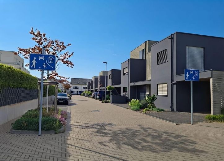 Exclusief vrijstaand huis met wellness-tuin & energieklasse A+ in het centrum van Pulheim – Spielstraße