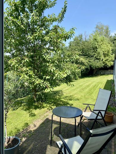 Kleine Terrasse/Rückseite Haus