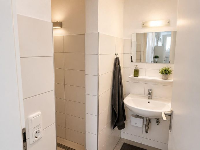 Spazio moderno per uffici e commerciale a Bad Schwartau – WC EG