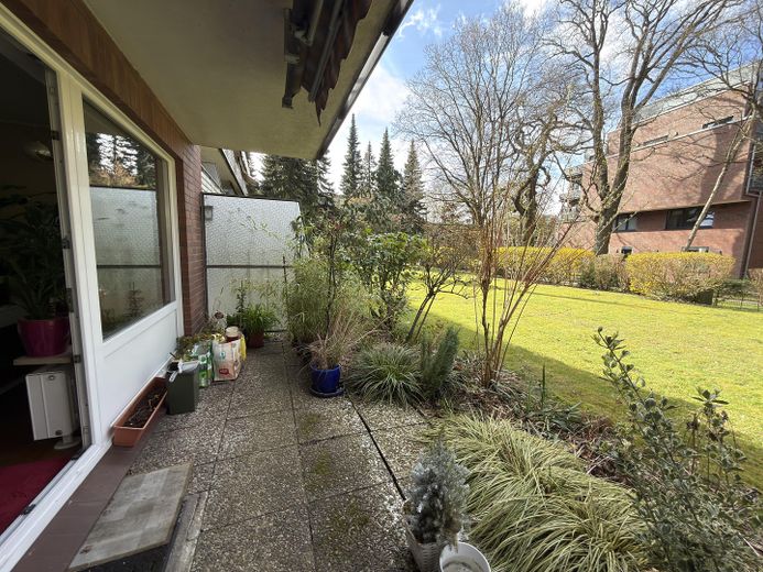 Grünes Bahrenfeld: appartamento libero di 3 locali con terrazza, aiuola e garage sotterraneo – Terrasse