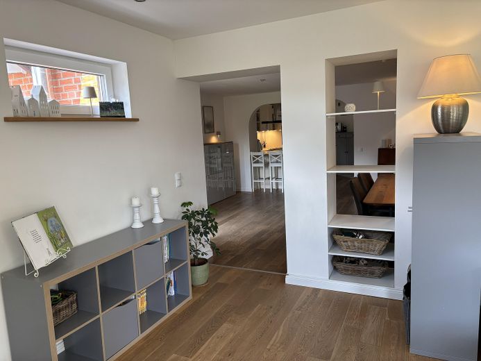 Charming end-terrace house with generous plot in Kaltenkirchen – Wohnzimmer Anbau