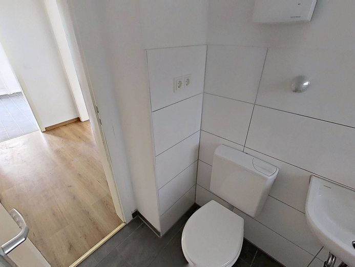 Appartamento ben distribuito con 2 locali, BALCONE e bagno con vasca – Ansicht II: Bad