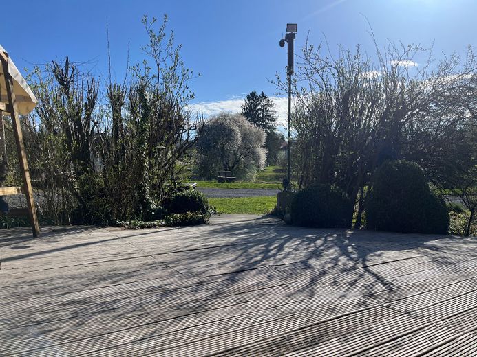 Terrasse mit Übergang Teichgr.
