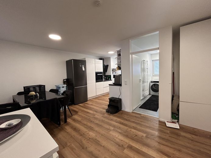Sanierte und großzügige 2,5 Zimmer-Wohnung mit Wintergarten! – Foto 4