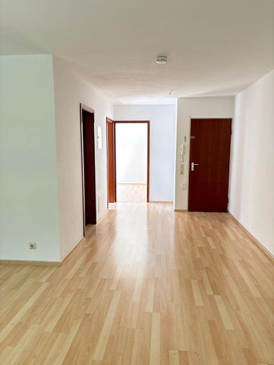 Friendly 2-room apartment in an excellent location with garden – Wohnzimmer/ Diele