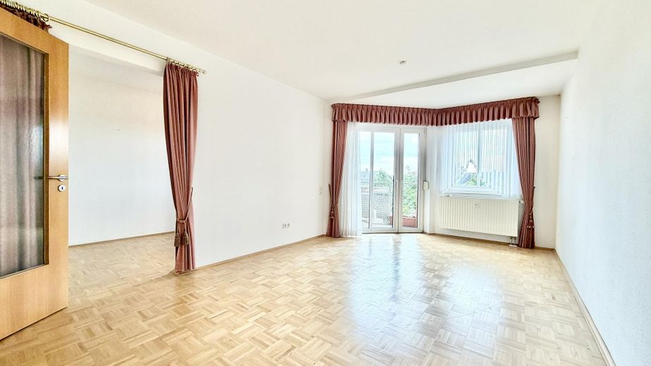 Seniorengerechte 2,5-Raum-Wohnung mit Südloggia in Dinslaken-Hiesfeld! – Wohnzimmer
