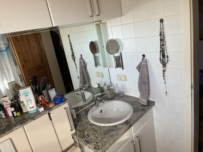 Багатофункціональна мезонет / сутеренна квартира 83 +42 м²  у природній місцевості - багатофункціональний гараж – Bad OG