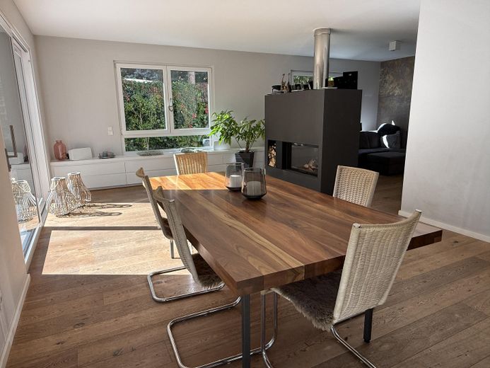 Buchschlag Freist. EFH, 500 qm Grundstück, 278 qm Wohnfläche mit Pool und Doppelgarage – Essen
