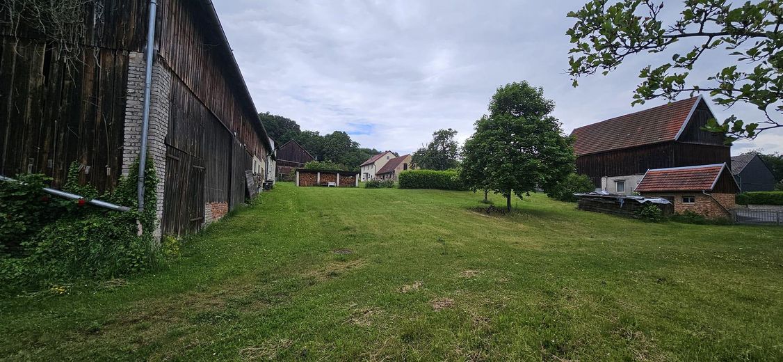 Garten und Holzlagerplatz Nord
