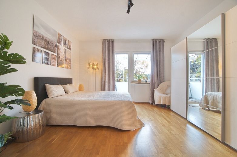 Schicke Wohnung mit Komplettausstattung, W-LAN, Parkett, Balkon, ruhiges Schlafzimmer, Nähe Rüttenscheider Straße – bcefdbdc98ac1e0ad34c5a133fed04d5cd6e7fca.jpg