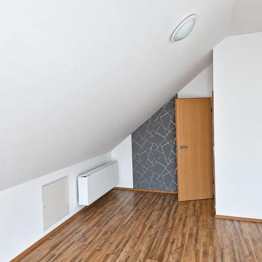 Wohnen auf 2 Ebenen: Helle 4,5-Zi.-Maisonette, 109 m², Loggia, Weitblick & Stellplatz in Osterburken – Zdjęcie 13