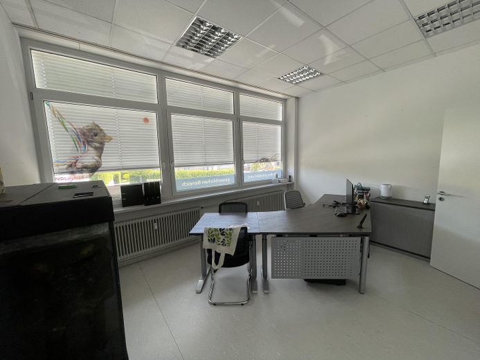 Superfici di magazzino e ufficio riscaldabili in affitto a Eggenfelden -734qm – Photo 10