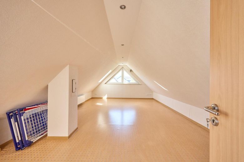 Freistehendes Einfamilienhaus - Ihr neues Zuhause – Foto 3