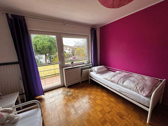 Einfamilienhaus mit Einliegerwohnung und viel Platz (Nutzfläche), 6 Zimmer, Bad Dürkheim – Kind2