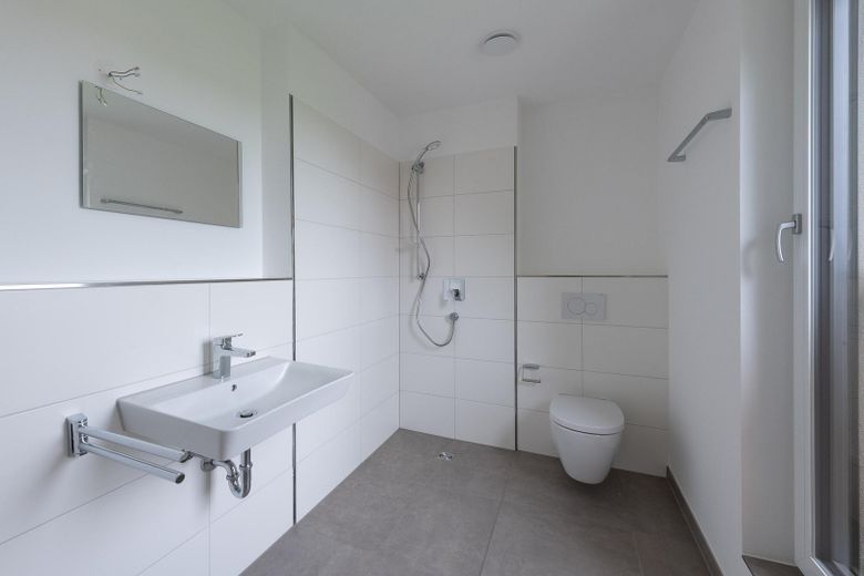 4-Zimmer Maisonettewohnung, Balkon mit Grüntenblick B-22 – Bad 2. OG