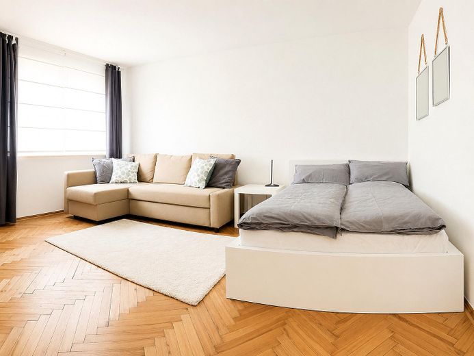 Provisionsfrei: Möblierte 1-Zimmer-Wohnung in zentraler Würzburger Innenstadtlage – Wohn-/Schlafbereich