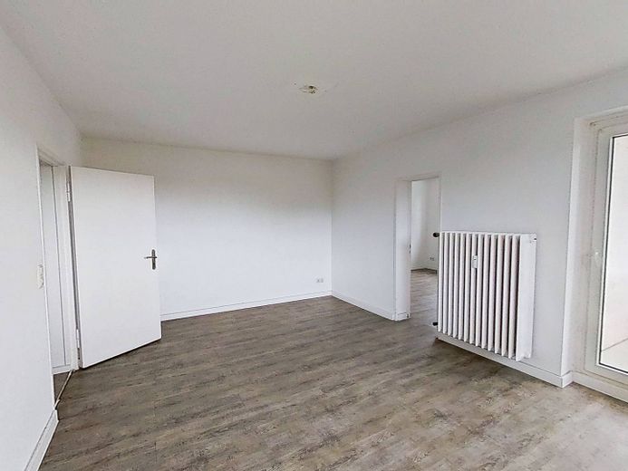 Bien distribuido apartamento de 3 habitaciones con BALCÓN y cocina equipada – Ansicht II: Wohn- und Esszimm…