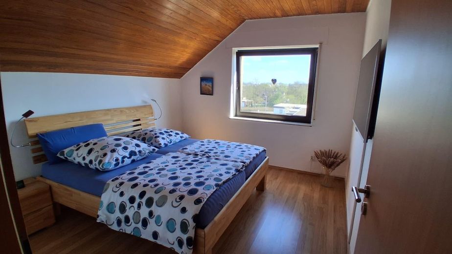 4 Zimmer Dachgeschosswohnung mit 2 Balkone – Foto 8