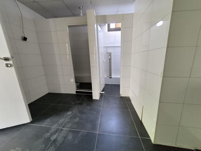 330 m² vielseitige Gewerbefläche – ehem. Kita – 3 Min zum Bahnhof -16–18 Min. nach Düsseldorf – Foto 8