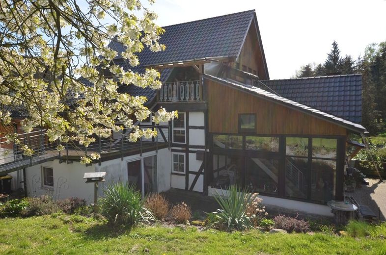 Fachwerkhaus in landschaftlich reizvoller Dorfrandlage mit Sicht in die - Rühler-Schweiz - – Heise Immobilien - www.immobilien-heise.de - Angebot in Golmbach