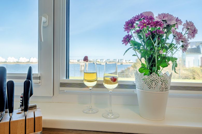 Semi-detached house in the Baltic Sea resort Olpenitz Kappeln, waterside location with large plot – Küchenfenster
