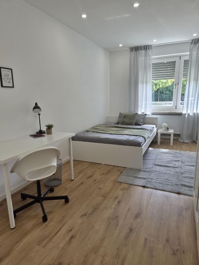 Tolles Zimmer in neu gegründeter 4-Zimmer-WG - Erstbezug nach Sanierung! – Zimmer 1