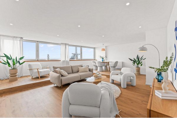Geniş manzaralı yaşam – Bremerhaven çatılarının üzerinde cazip şehir dairesi, komisyonsuz