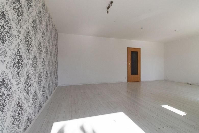एनेमोनेनवेग में परिवार-अनुकूल कतारबद्ध मकान – Wohnzimmer