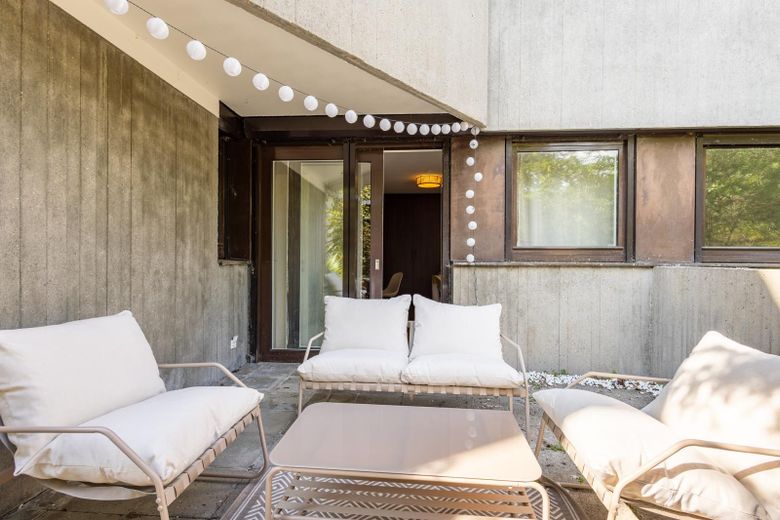 Neu möblierte, ruhige Terrassenwohnung inkl. Schwimmbad im Haus – Foto 3