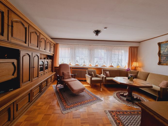 Stadthaus mit drei Ferienwohnung oder Monteuswohnung – Whg. 3 - Wohnzimmer