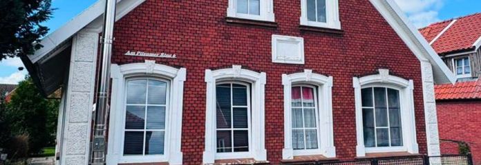 Sanierungsbedürftiges Einfamilienhaus mit sehr schönem Garten