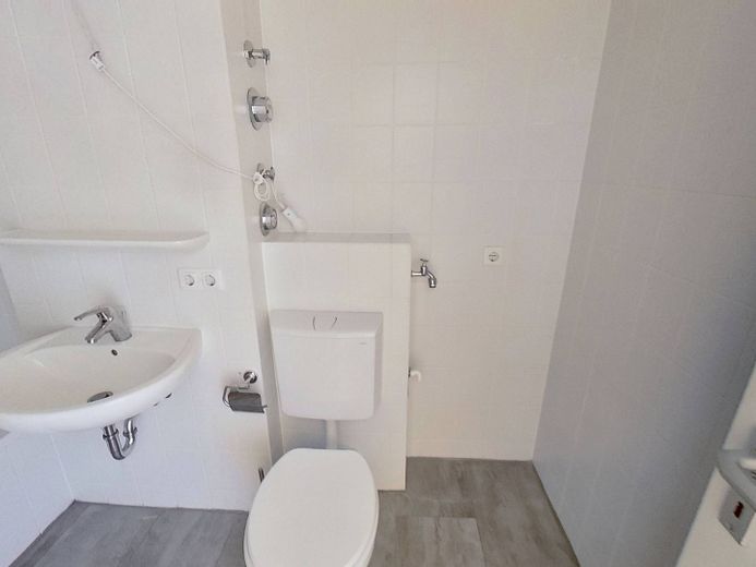 ** Helle 2-Zimmer-Wohnung mit BALKON in Rahlstedt ** – Ansicht II: Bad