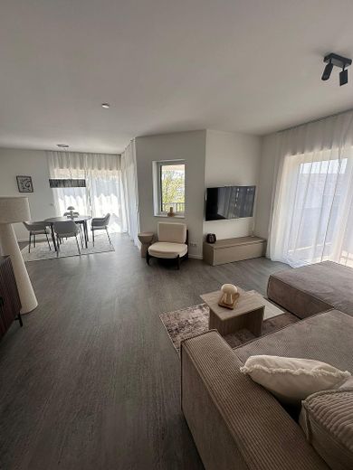 Moderne Neubau-Wohnung mit Einbauküche, Loggia + Terrasse! – Foto 8