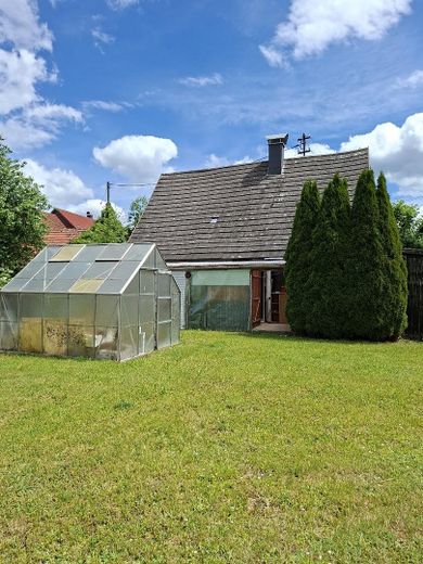 Small House for DIY Enthusiasts – Photo 2