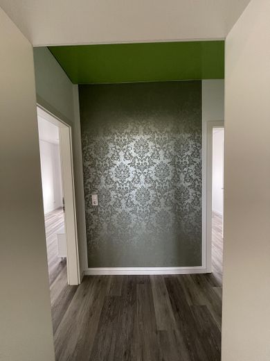 Klimatisierte und Vollständig renovierte Wohnung mit 3 Zimmern, Balkon und Einbauküche in Düsseldorf – Foto 8