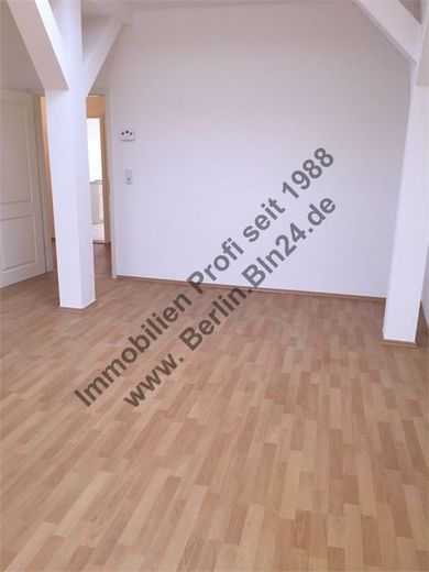 Dachgeschoss -Mietwohnung nach Sanierung – 11.2.15 017