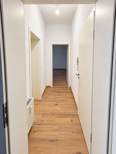 Nach WEG aufgeteiltes MFH, 4 Wohneinheiten, 2 vermietet, 1 frisch renoviert – EG - Diele