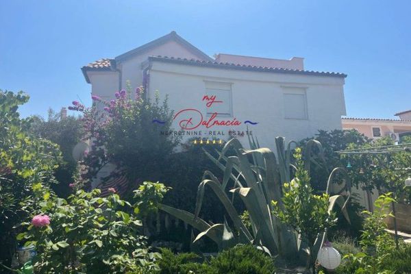 Vir -Maison à 130 m de la plage, côté sud – eau et eaux usées