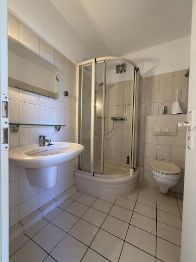 Penthousewoning met groot dakterras en nabij de Förde van particulier – Duschbad