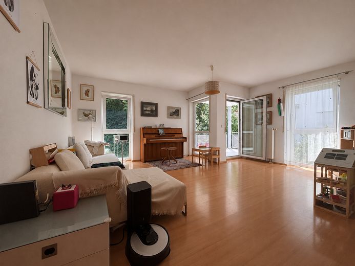 Helle 4-Zimmer-Wohnung in ruhiger Lage am Waldrand in Nußloch – Wohnbereich