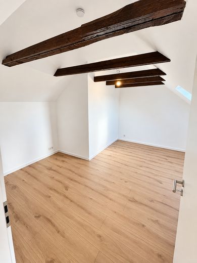3-Room Attic Apartment | First Occupancy After Renovation – Zimmer 3