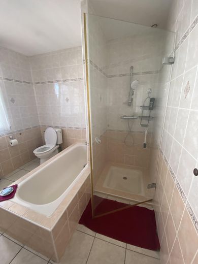 Dusche + Wanne