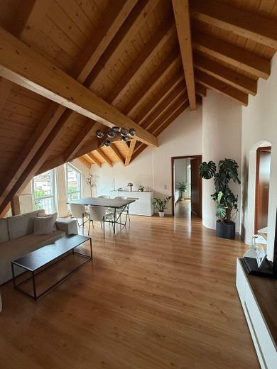 Wohnzimmer mit Essbereich