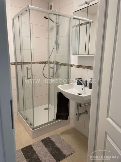 4,5-Zimmer-Wohnung mit Balkon in Oberföhring – 040efb510e93133a92552642b115c3a291b8937d.jpg
