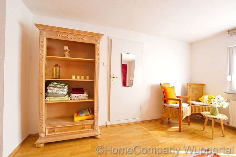 Schöne 3-Zimmerwohnung mit DSL-Wifi und PKW-Stellplatz in Solingen-Gräfrath – 81115cdc7245d5faf3041eb5c2e8182076359530.jpg
