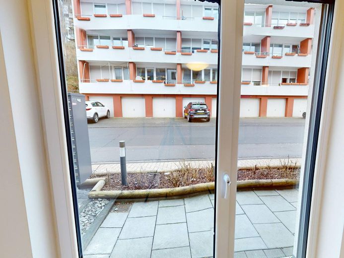 **STUDENTS ONLY** Rollstuhlgerechtes Apartment MÖBLIERT mit TERRASSE im Open Living House Siegen (nur für Studierende!) – Terrasse