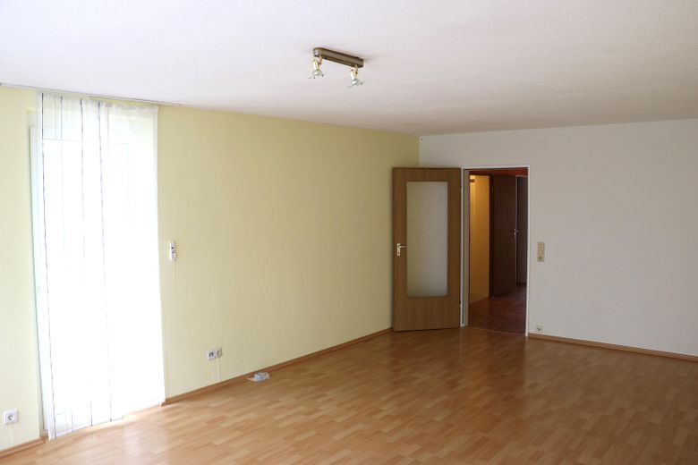 Wohnzimmer Blickrichtung Flur