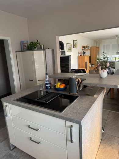 Zwei-Familien-Wohnhaus mit ausgebautem Dachgeschoss – Küche