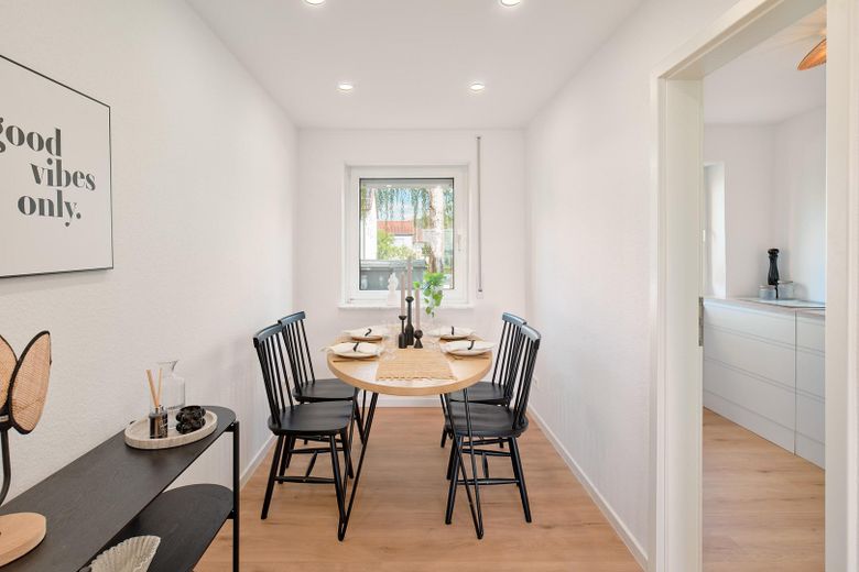 Rundum erneuert: 3-Zimmer-Wohnglück mit Tageslichtbad & Klima – Essbereich
